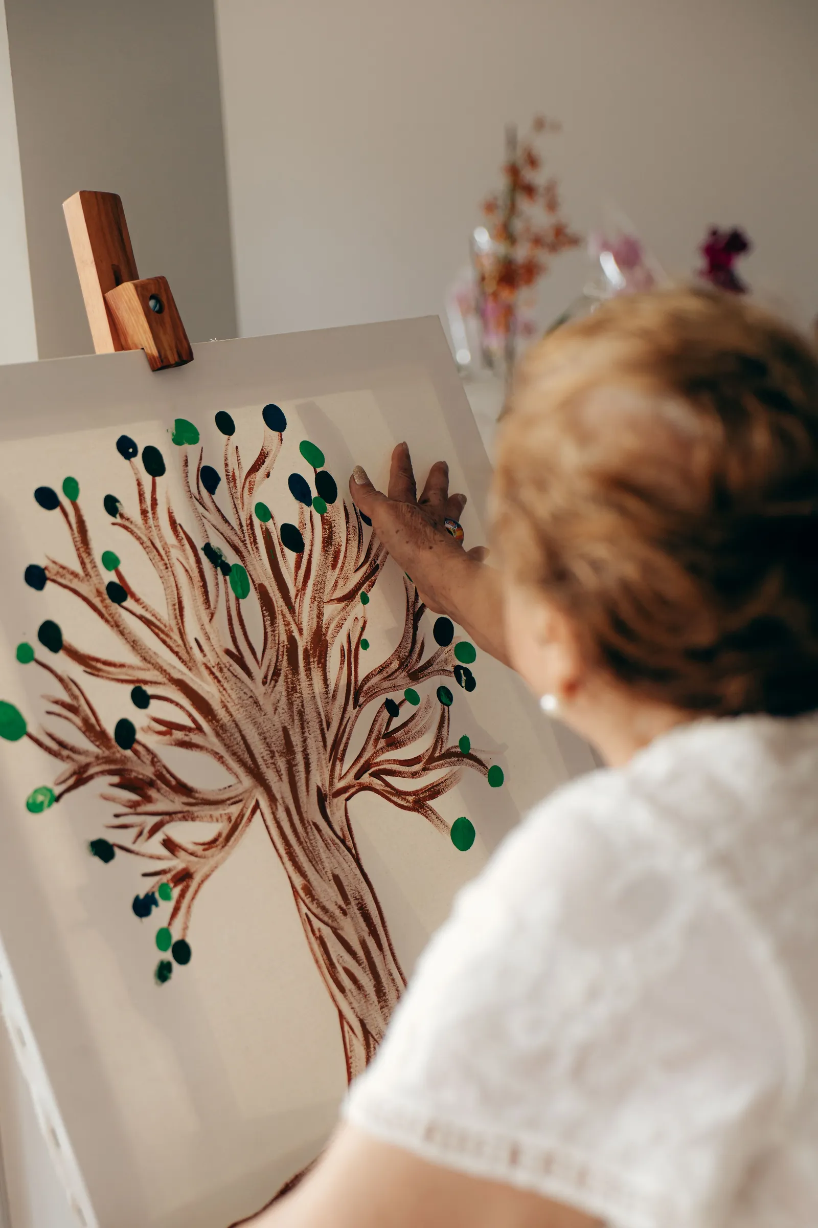 Actividad de pintura durante una intervención en el domicilio